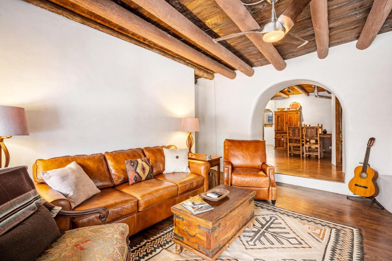 Villa Pueblo Revival Taos Exterior foto