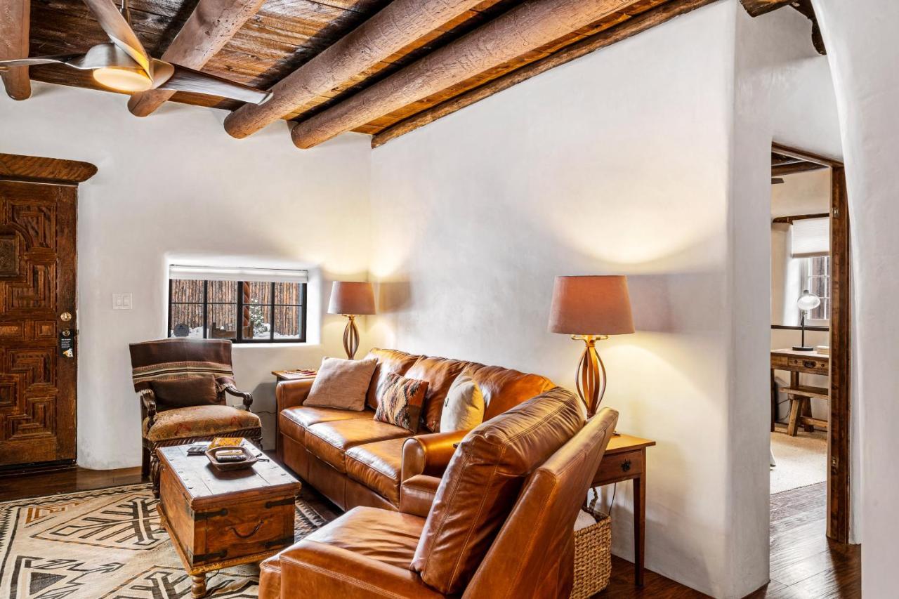 Villa Pueblo Revival Taos Exterior foto