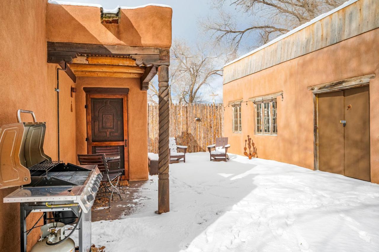 Villa Pueblo Revival Taos Exterior foto